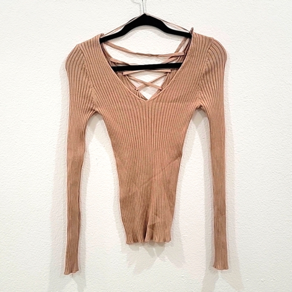 Medium tan long sleeves sweater